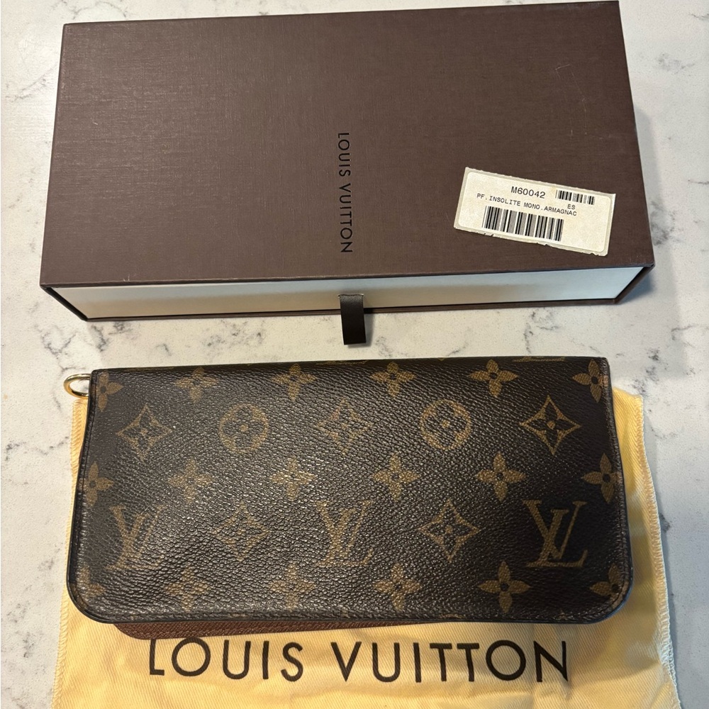 Louis Vuitton Classic Insolate Monogram zip around wallet